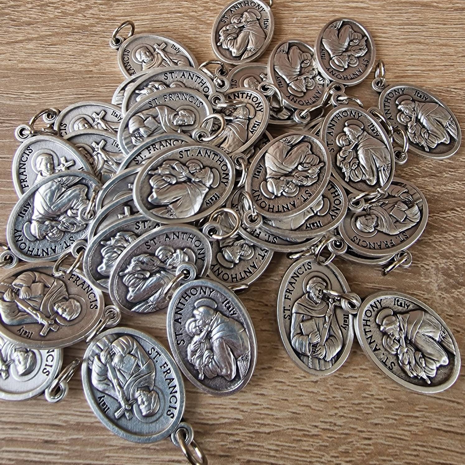 Wholesale st Francis / st Anthony medals, lot bulk 10, 20, 50 pcs medals